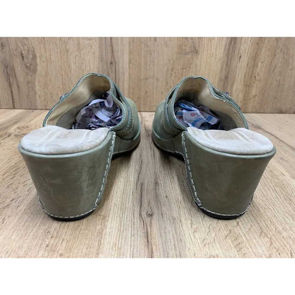 Clarks Artisan Leather Wedge Mule Clogs Women's 9M Olive Green Comfort Slip On